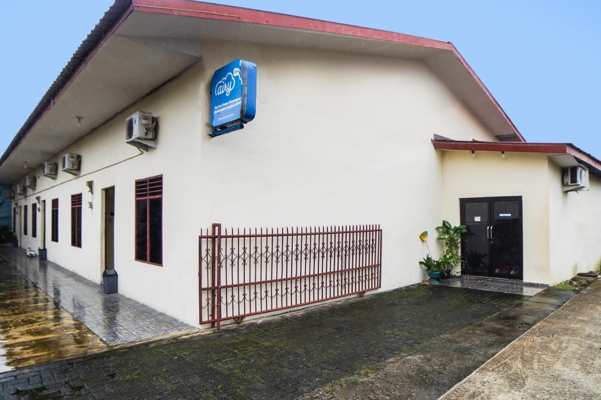 Oyo 92076 Sky Residence Cengkeh Medan Luaran gambar