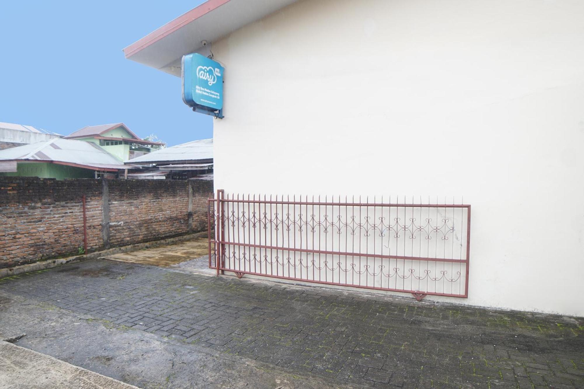 Oyo 92076 Sky Residence Cengkeh Medan Luaran gambar